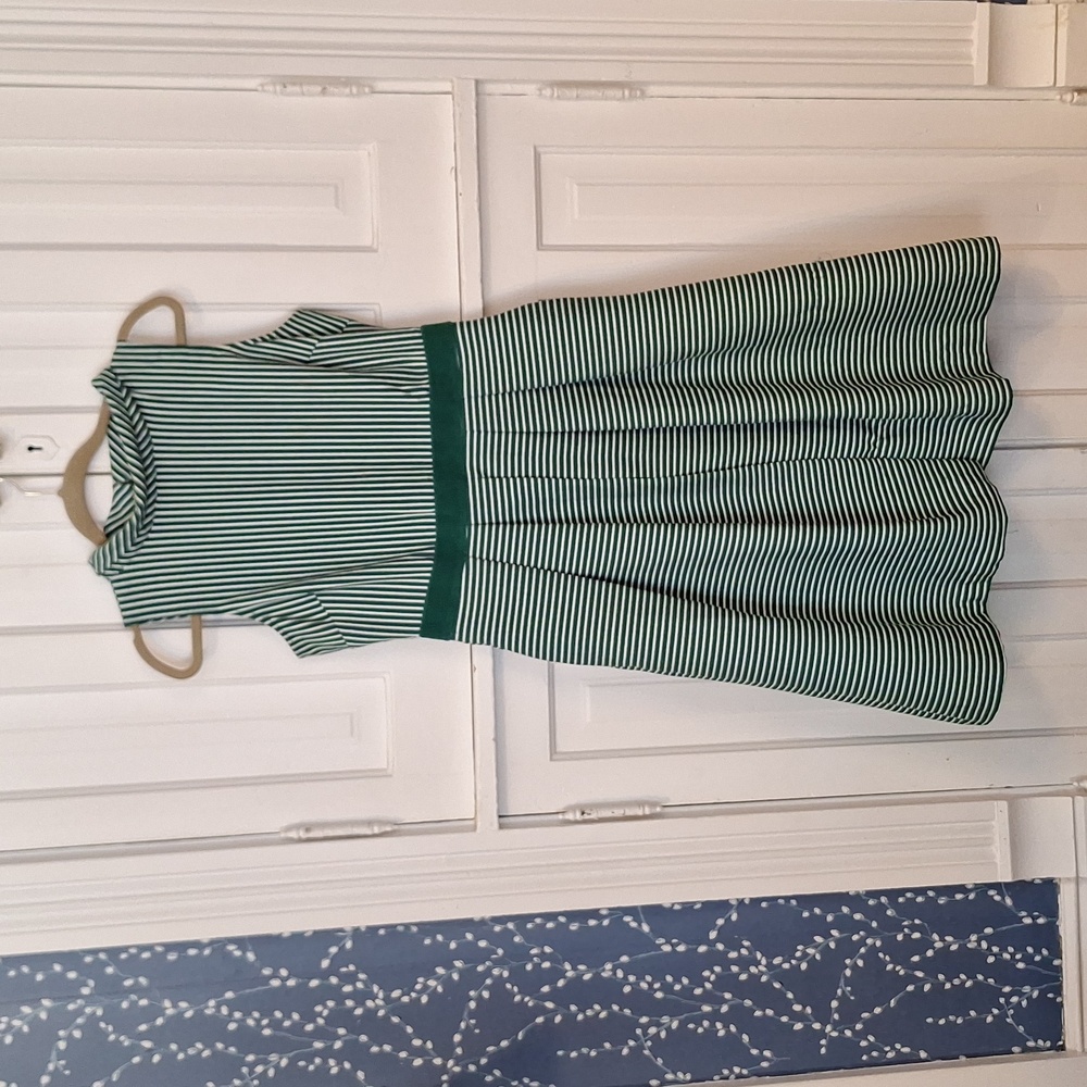 Eva Mendez Classic Green And White Pinstriped Dre… - image 1